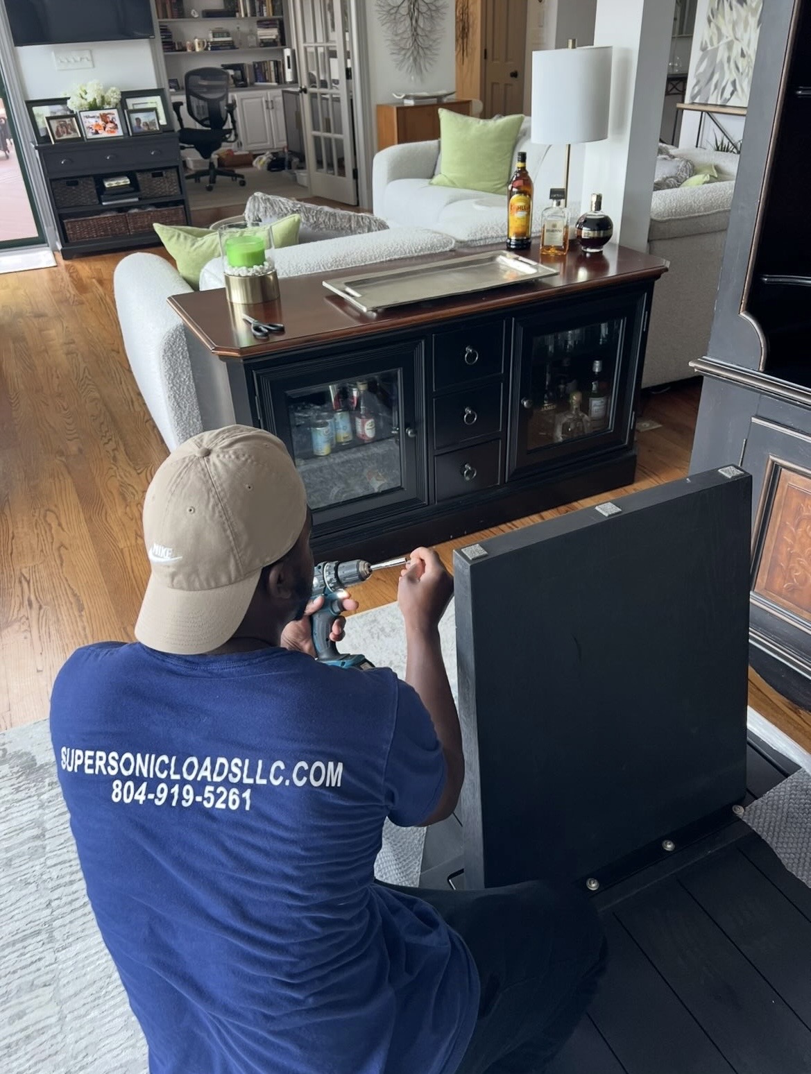 Super Sonic Loads professional assembling furniture in a customer's home